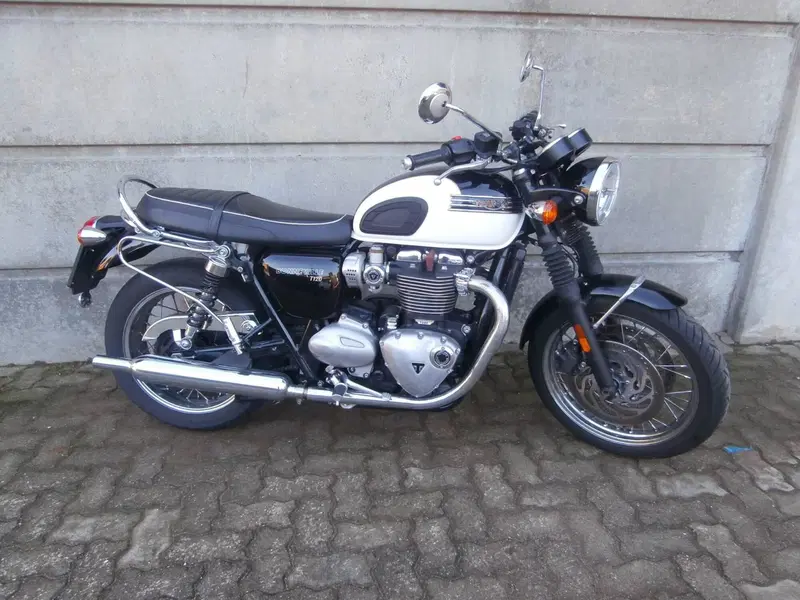 Triumph Bonneville T120 (2016 - 20) (7)