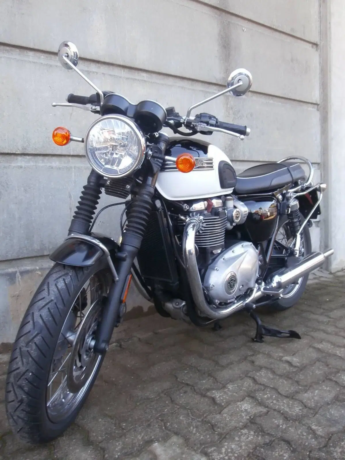 Triumph Bonneville T120 (2016 - 20) (2)