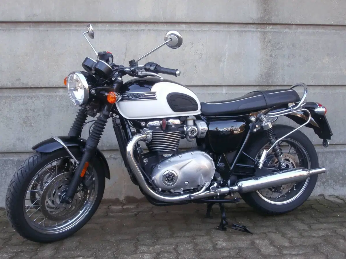 Triumph Bonneville T120 (2016 - 20) (4)