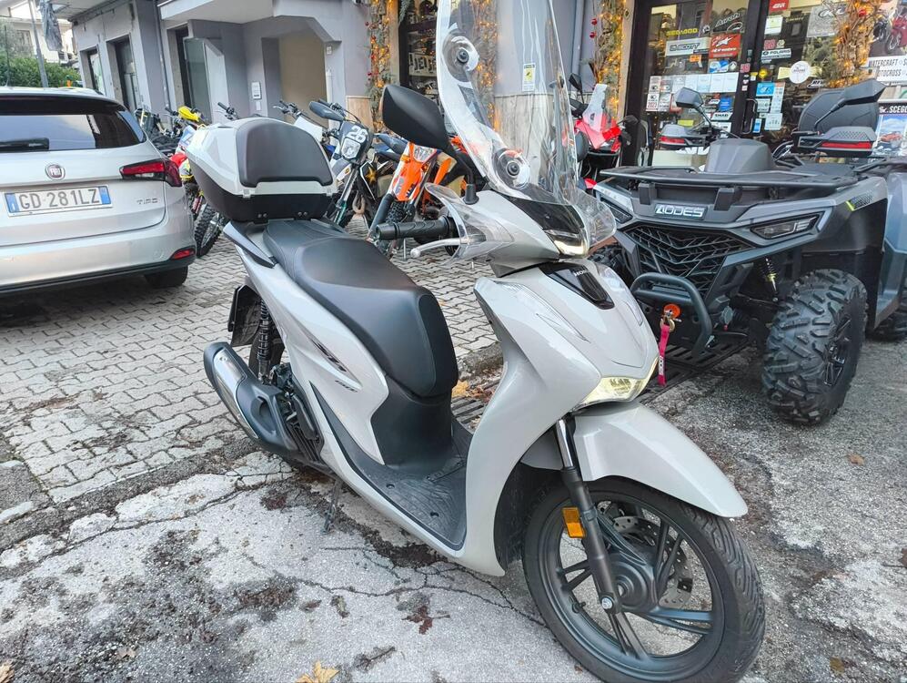 Honda SH 150i (2024 - 25) (2)