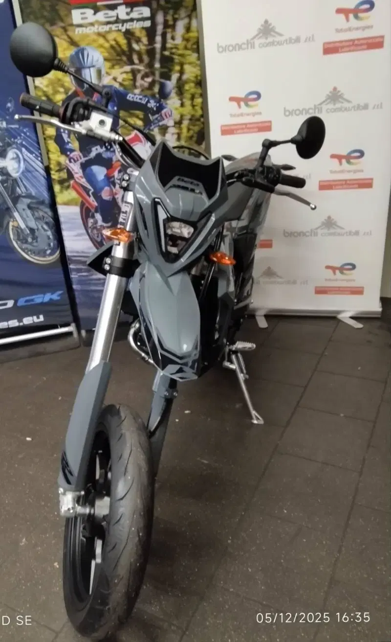 Betamotor RR 125 4T Motard T - X Special Edition (2025 - 26) (3)