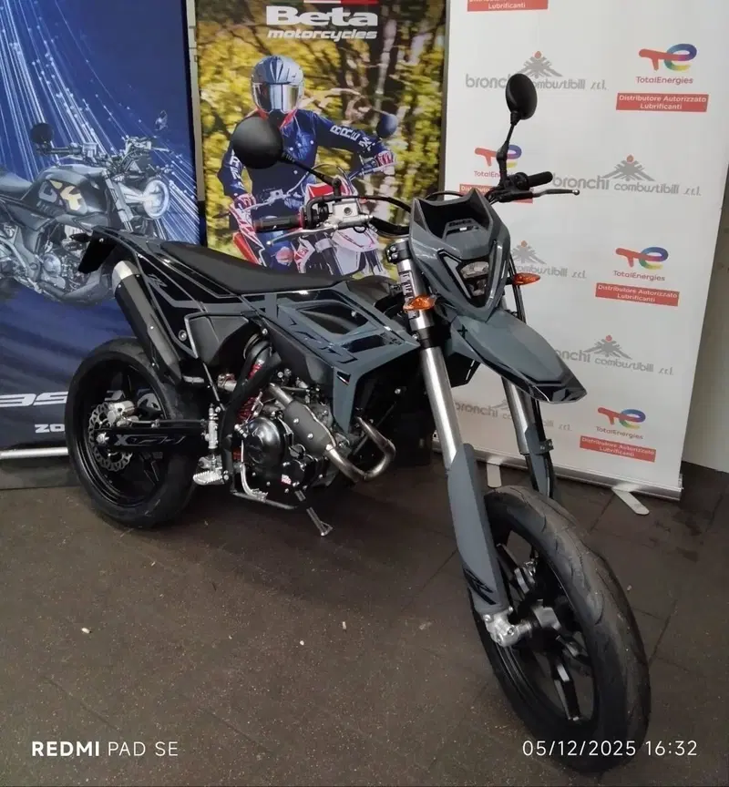 Betamotor RR 125 4T Motard T - X Special Edition (2025 - 26) (2)
