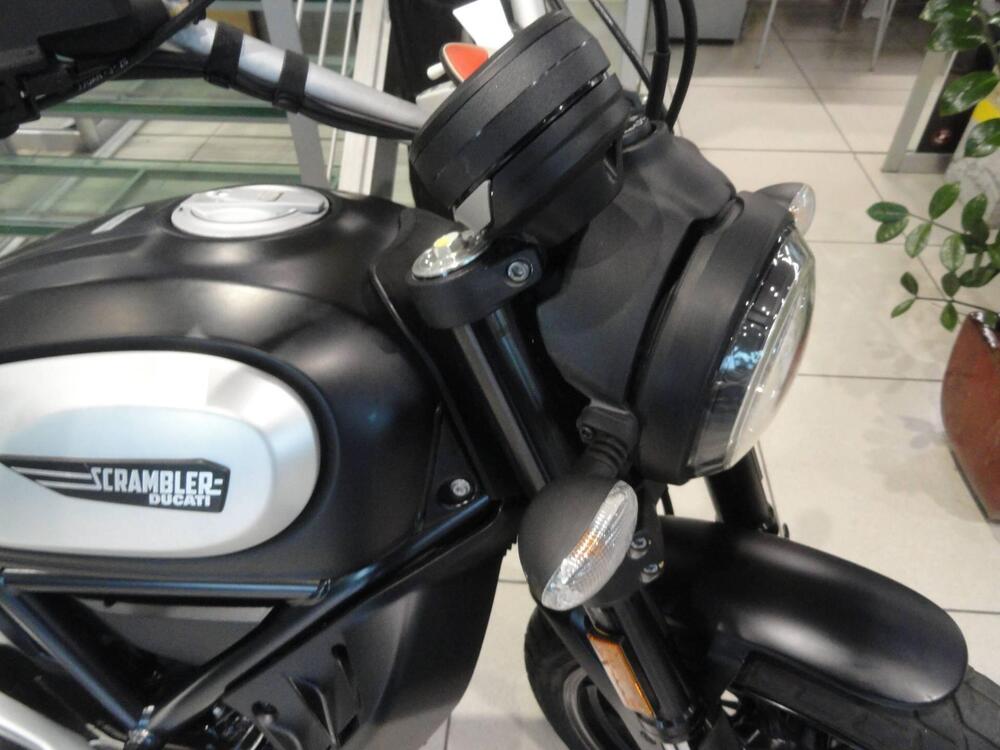 Ducati Scrambler 800 Icon Dark (2021 - 22) (4)