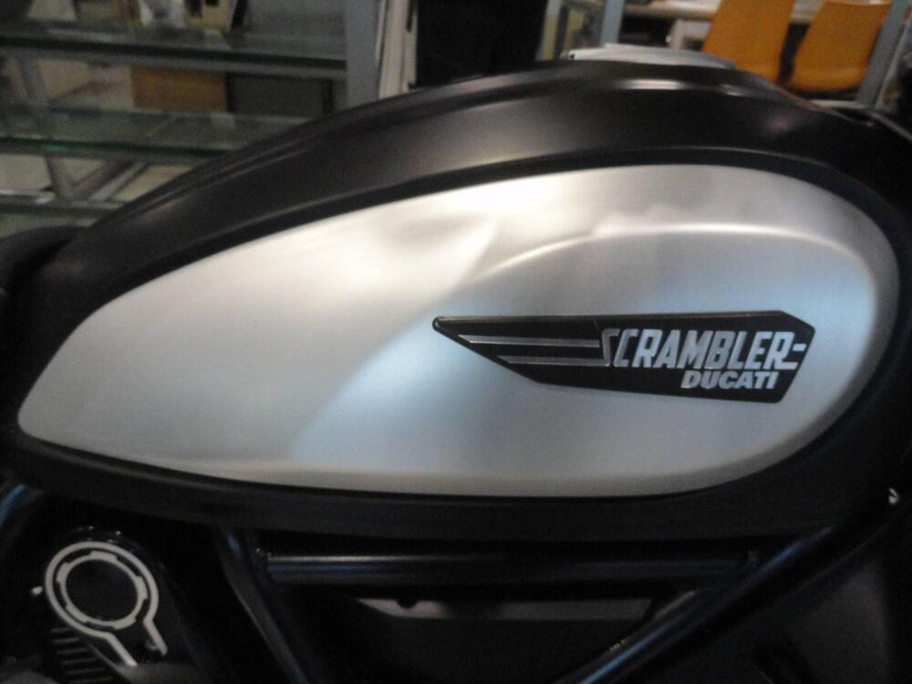 Ducati Scrambler 800 Icon Dark (2021 - 22) (5)
