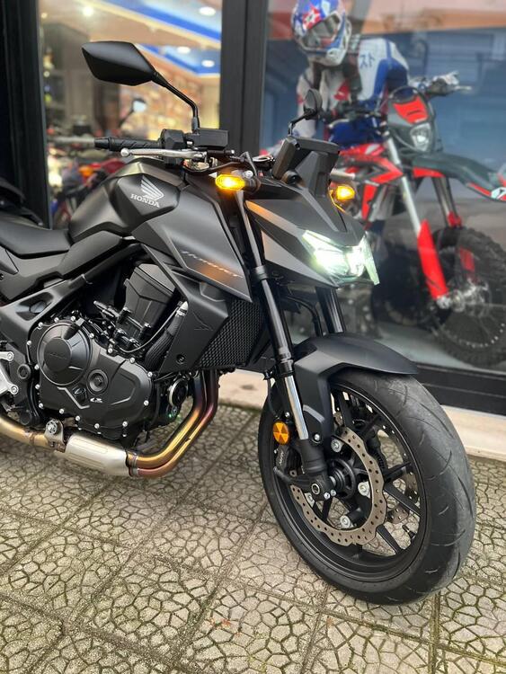 Honda CB 750 Hornet (2025) (2)