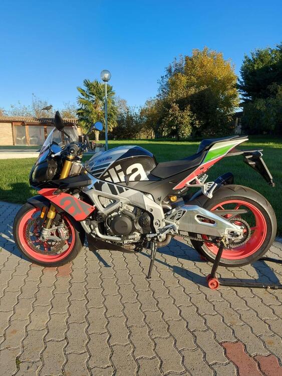 Aprilia Tuono V4 Factory (2019 - 20) (2)