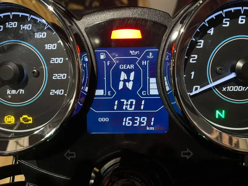 Kawasaki Z 650 RS (2022 - 24) (9)