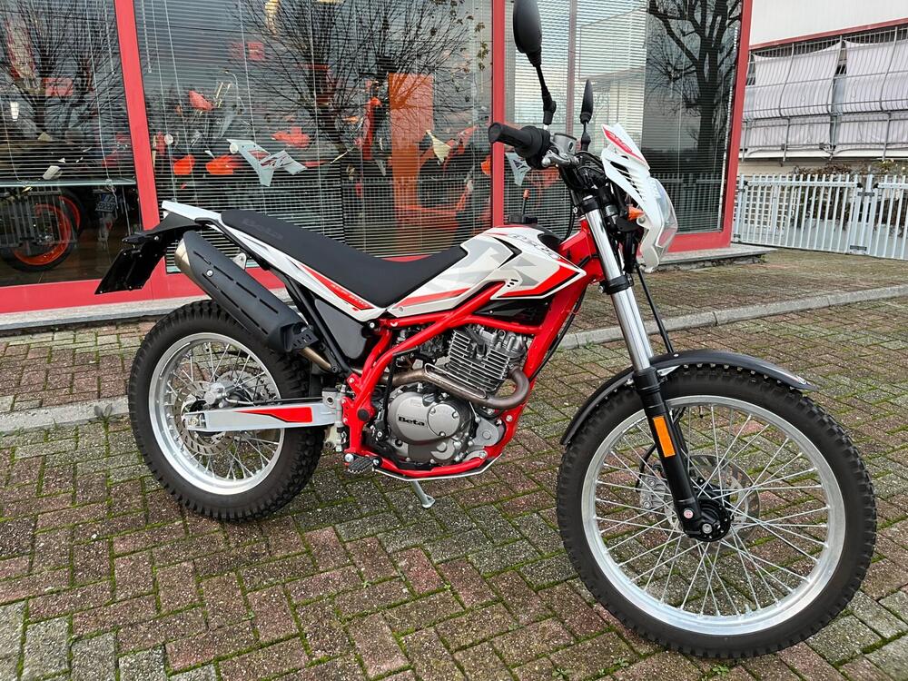 Betamotor Alp 200 (2021 - 25) (2)