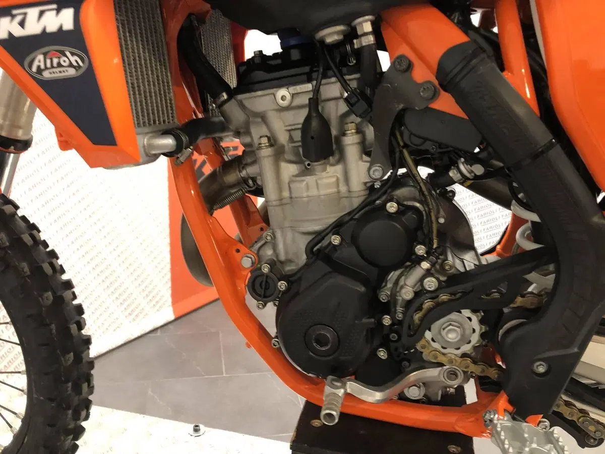 KTM 250 SX-F (2016) (15)