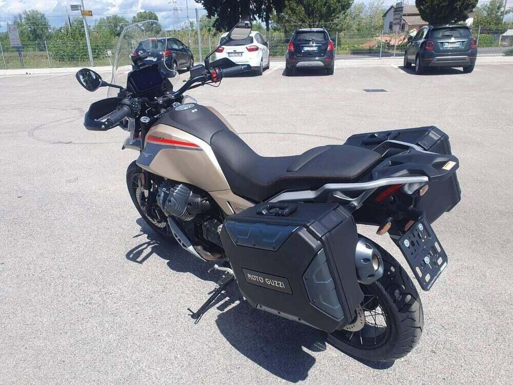 Moto Guzzi V85 TT Travel (2024 - 25) (2)