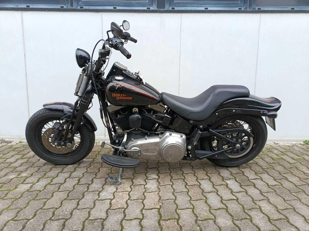 Harley-Davidson 1584 Cross Bones (2008 - 11) - FLSTSB (2)