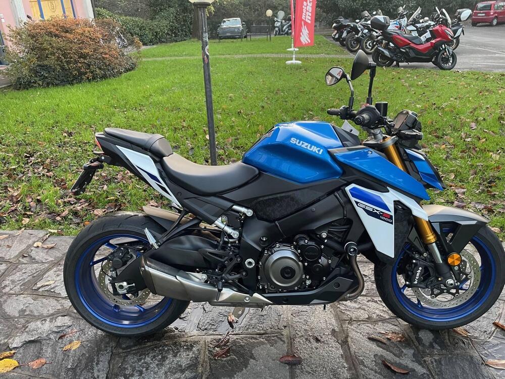 Suzuki GSX-S1000 (2021 - 25) (2)