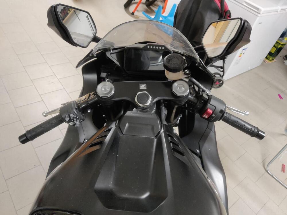 Honda CBR 1000 RR-R Fireblade (2020 - 21) (3)