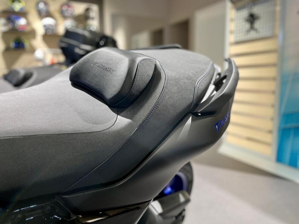 Yamaha T-Max 560 (2025) (4)