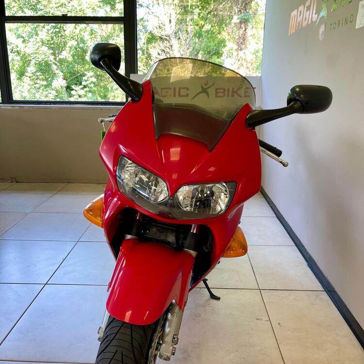 Honda VFR 800 (2002 - 05) (5)