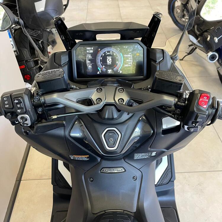Yamaha T-Max 560 Tech Max (2022 - 24) (3)