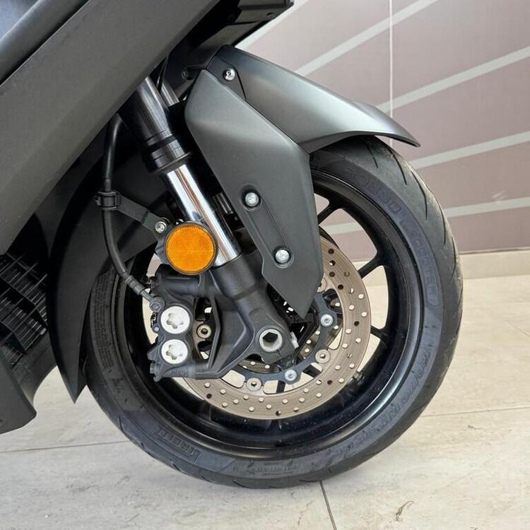 Yamaha T-Max 560 (2022 - 24) (4)