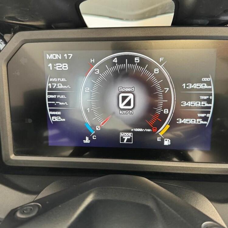 Yamaha T-Max 560 (2022 - 24) (5)