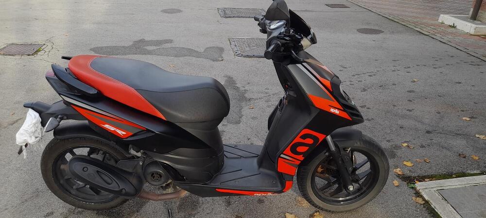 Aprilia SR 50 Motard 2T (2018 - 20) (2)