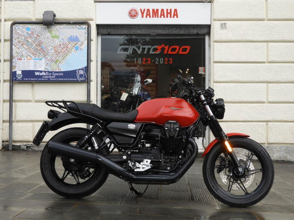 Moto Guzzi V7 Stone (2021 - 24)