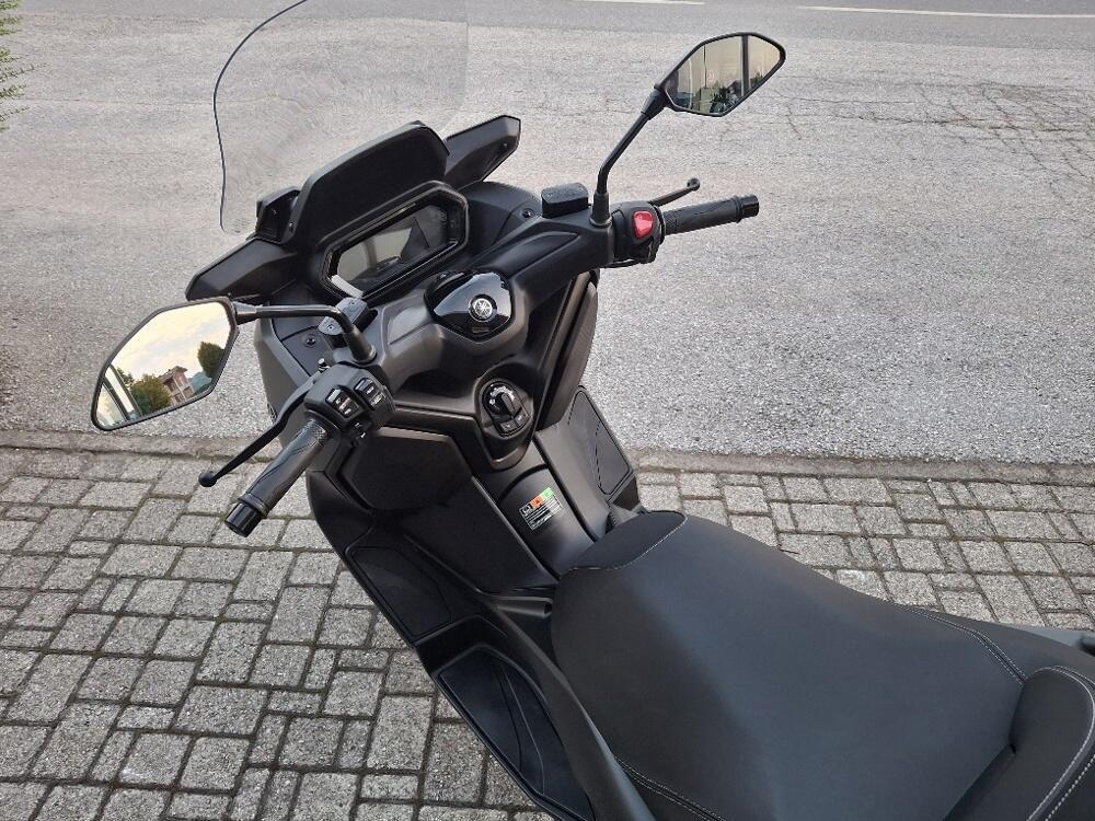 Yamaha X-Max 300 (2025) (3)