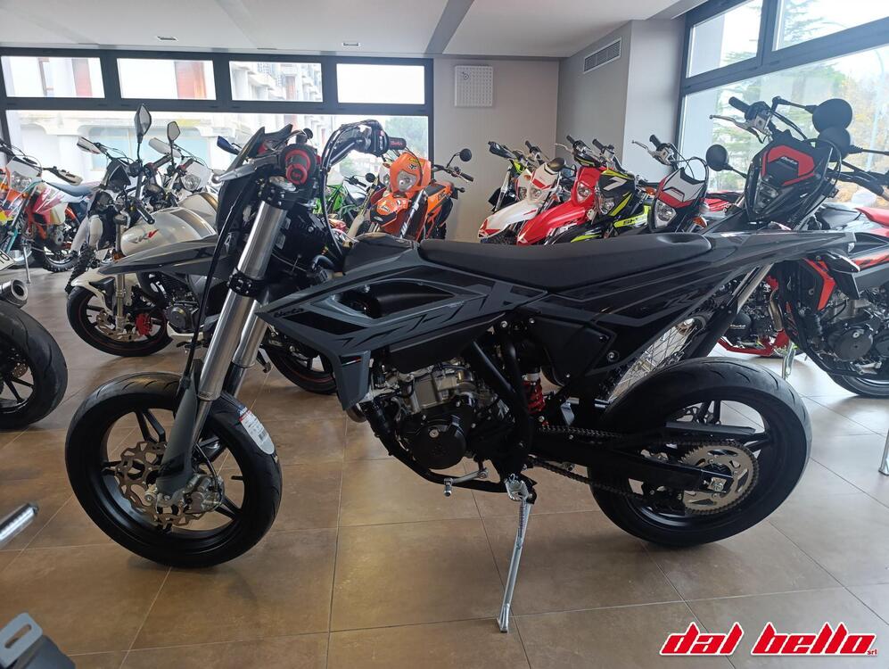 Betamotor RR 125 4T Motard T - X Special Edition (2025) (3)