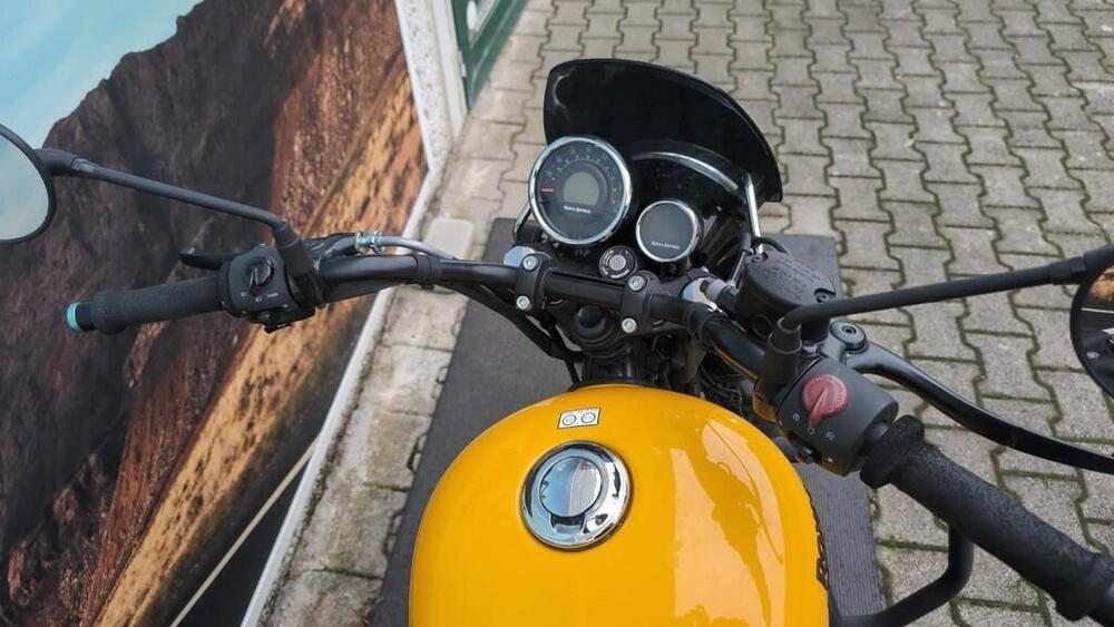 Royal Enfield Meteor 350 Stellar (2021 - 25) (3)