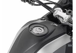 Flangia serbatoio Givi BF85 per borse TankLock com