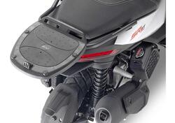 Portapacchi Givi per Aprilia SR GT 125-200