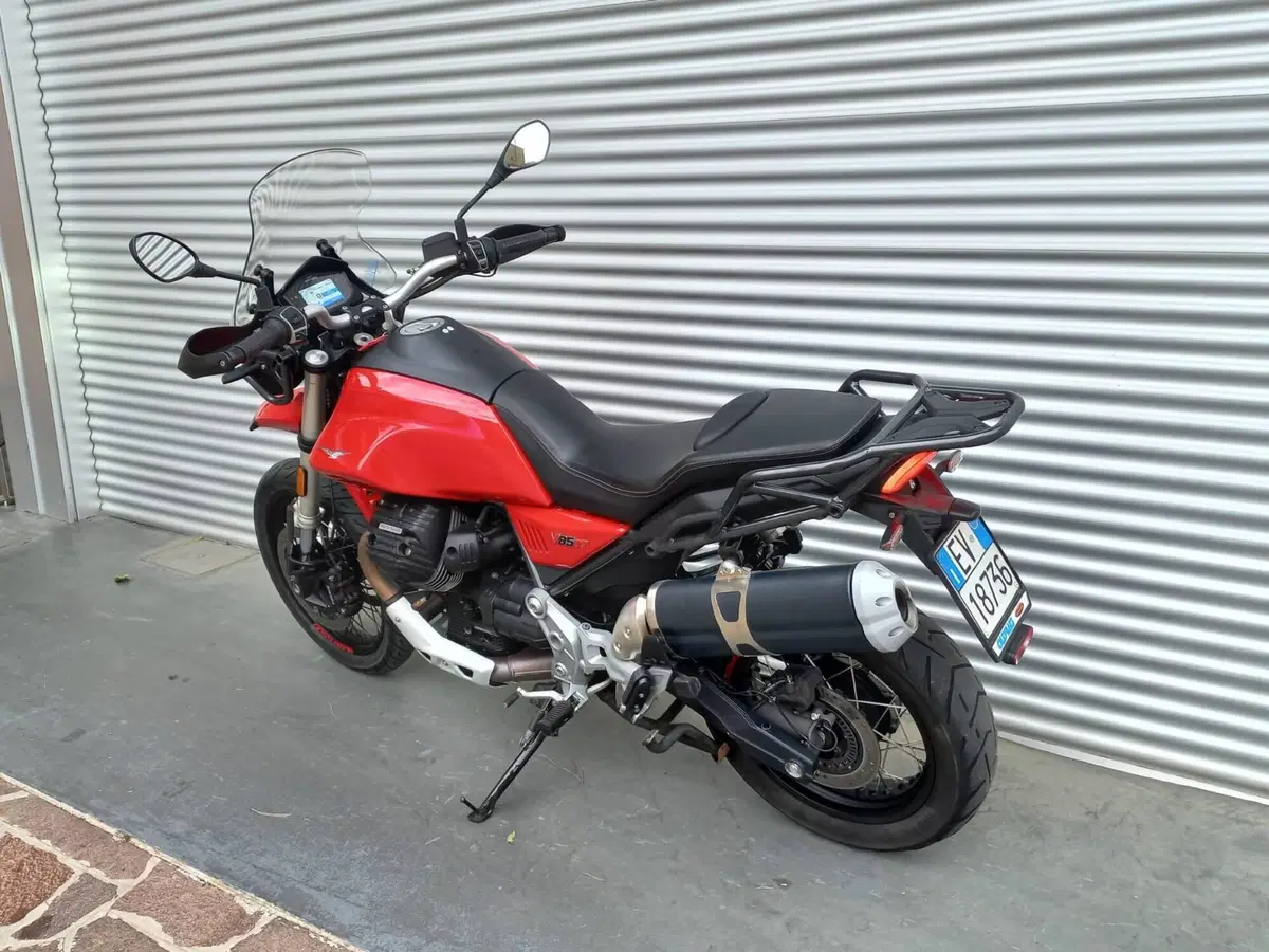 Moto Guzzi V85 TT (2019 - 20) (6)