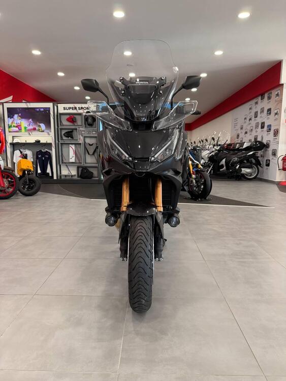 Honda NT 1100 DCT Electronic Suspension (2025) (5)