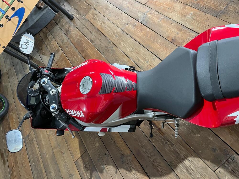 Yamaha YZF R1 (2000 - 01) (4)