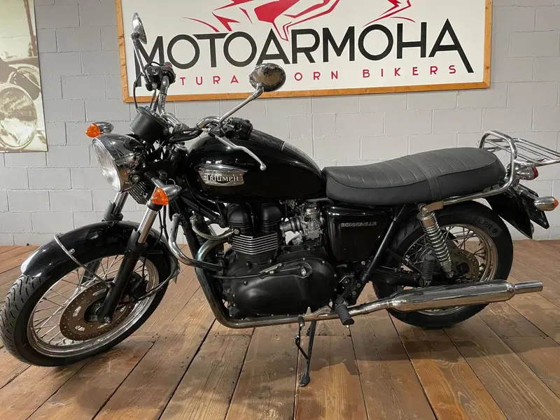 Triumph Bonneville 800 (2002 - 07)