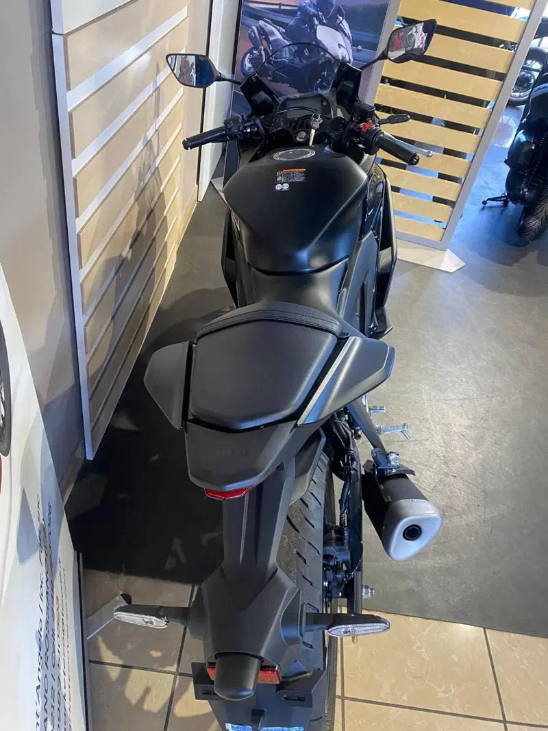 Yamaha YZF R3 (2025 - 26) (2)