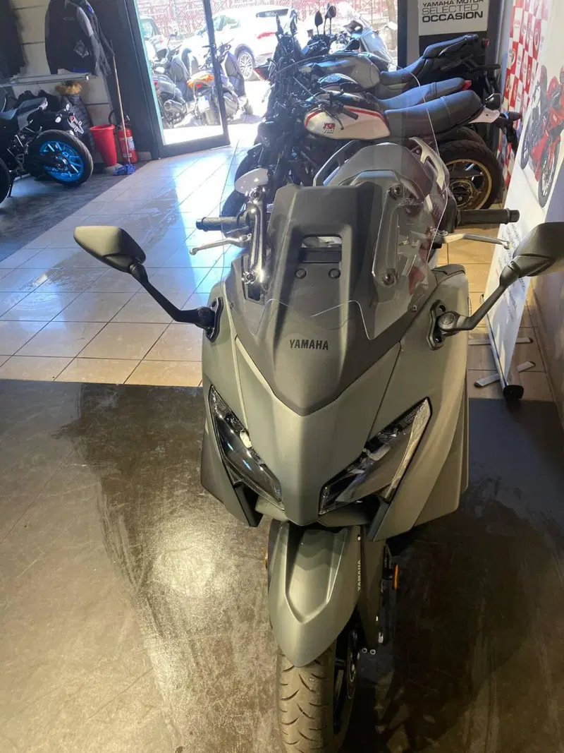 Yamaha T-Max 560 (2025 - 26) (4)