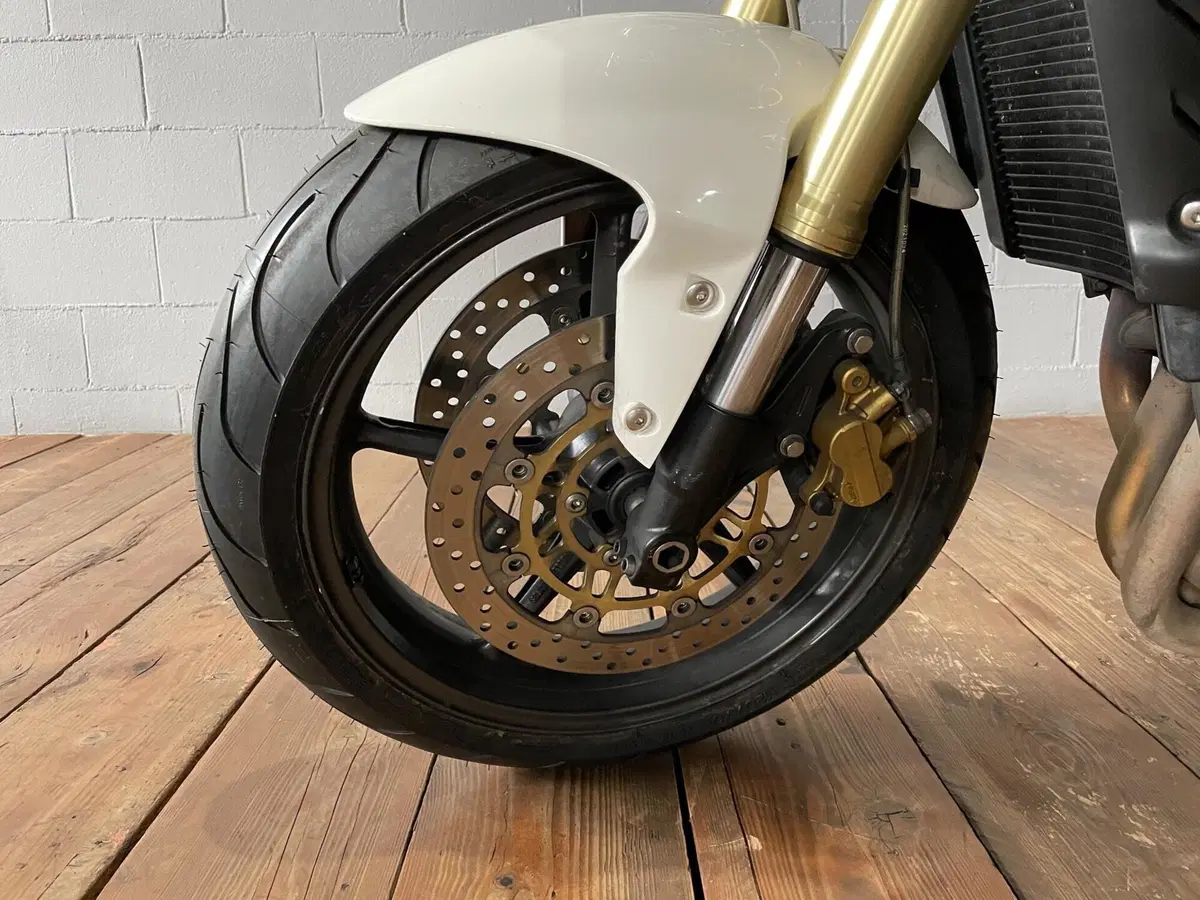 Triumph Street Triple (2007 - 12) (8)