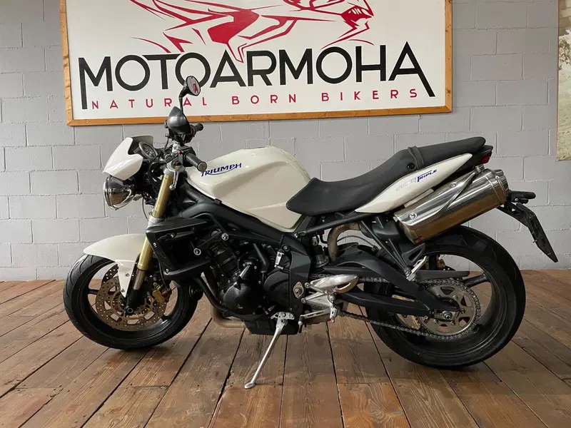 Triumph Street Triple (2007 - 12)