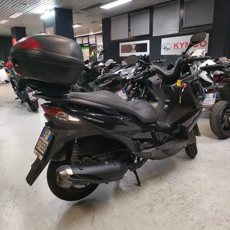 Kawasaki J 300 (2017 - 21) (6)