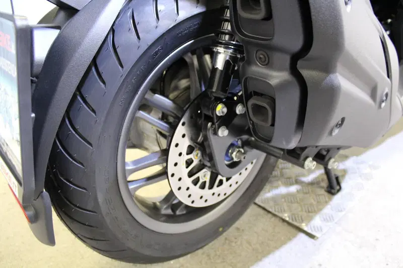 Piaggio Beverly 400 S (2025 - 26) (5)