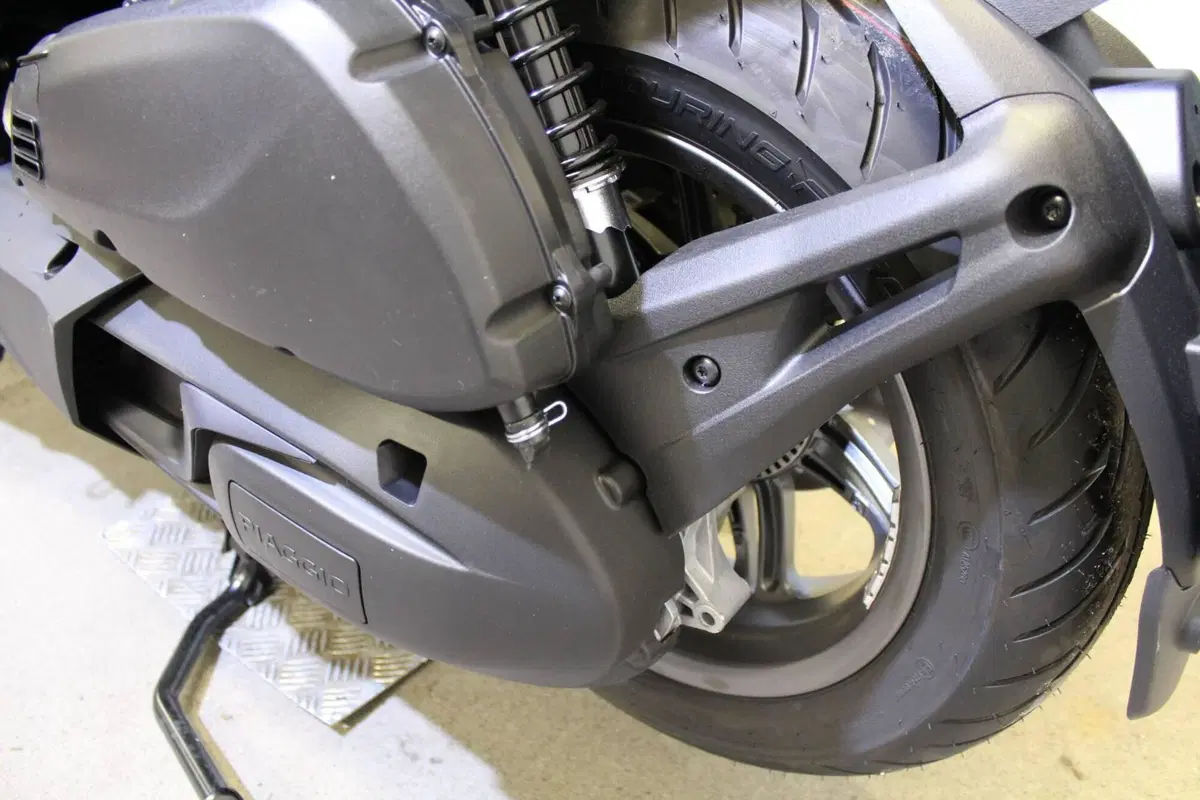 Piaggio Beverly 400 S (2025 - 26) (15)