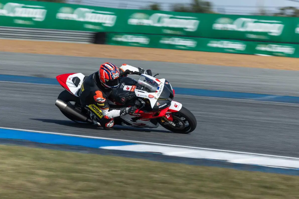 Bridgestone Battlax Racing Street RS12: Porta la Pista in Strada (2)