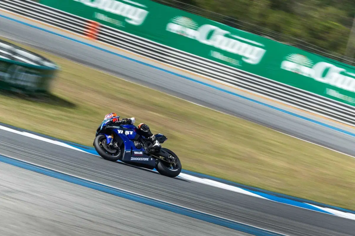 Bridgestone Battlax Racing Street RS12: Porta la Pista in Strada (4)