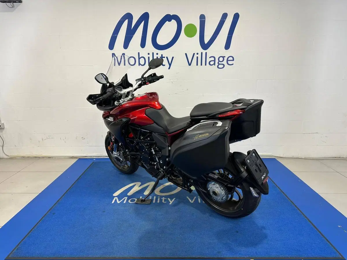 MV Agusta Turismo Veloce 800 Lusso SCS (2021 - 26) (4)