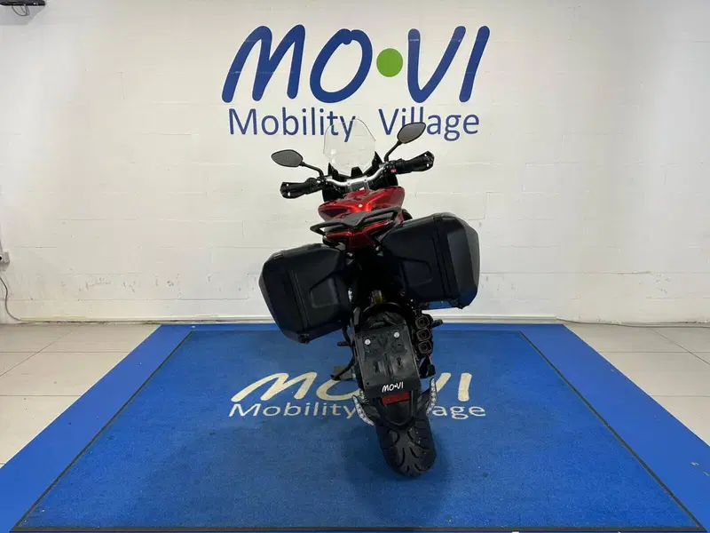 MV Agusta Turismo Veloce 800 Lusso SCS (2021 - 26) (3)