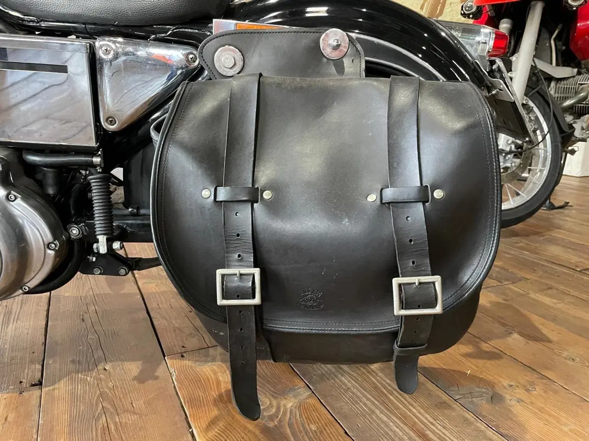 Harley-Davidson 883 Standard (1987 - 93) - XLH (2)