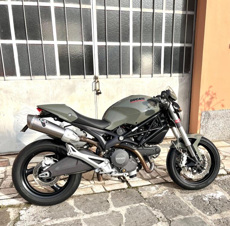 Ducati Monster 696 (2008 - 13) (2)