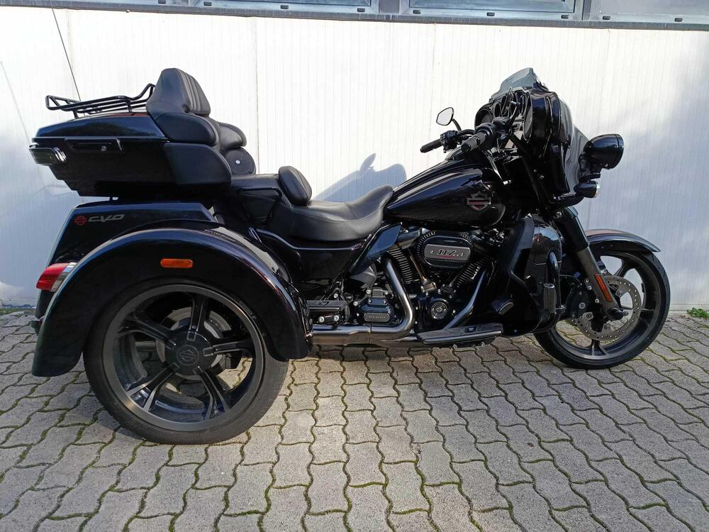 Harley-Davidson 117 CVO Tri Glide (2022) - FLHTCUTGSE_AF (5)