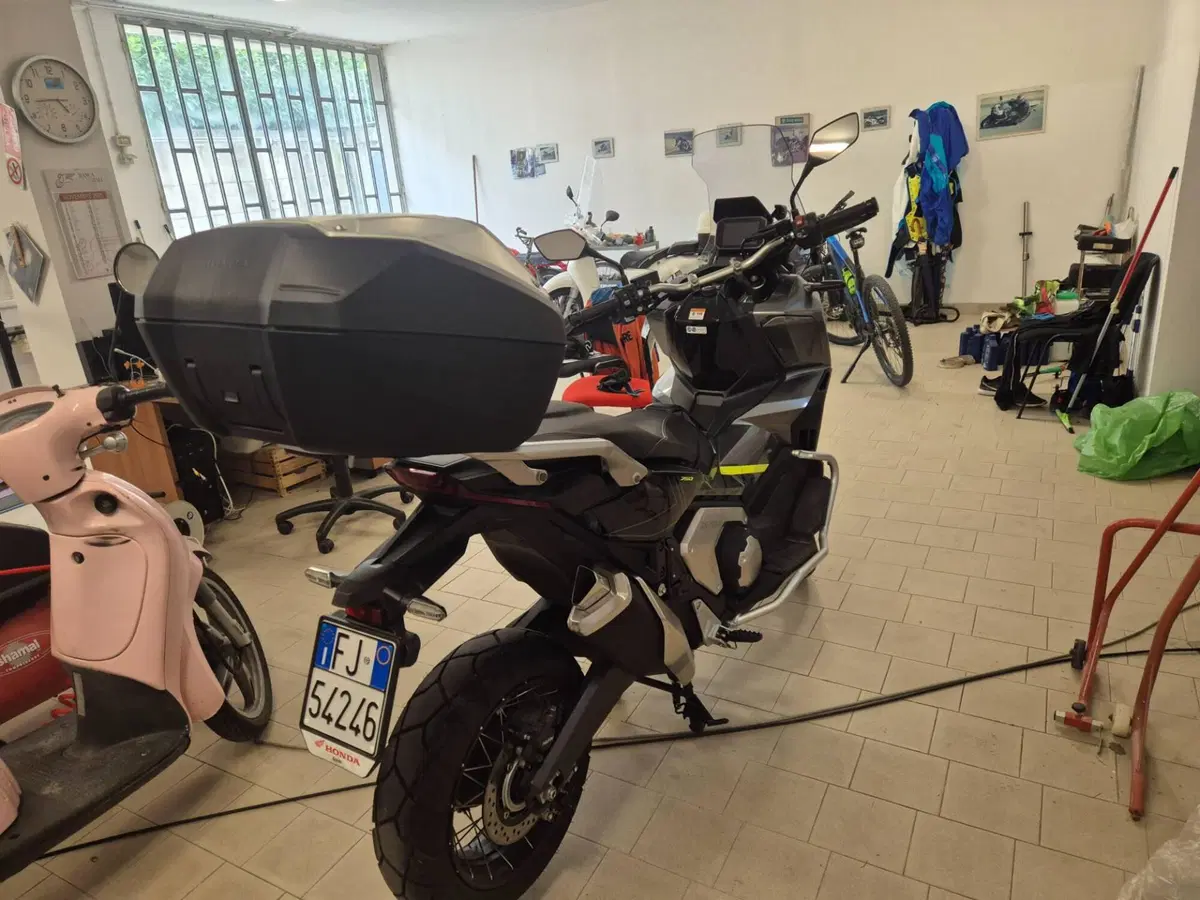Honda X-ADV 750 DCT Travel (2021 - 24) (2)