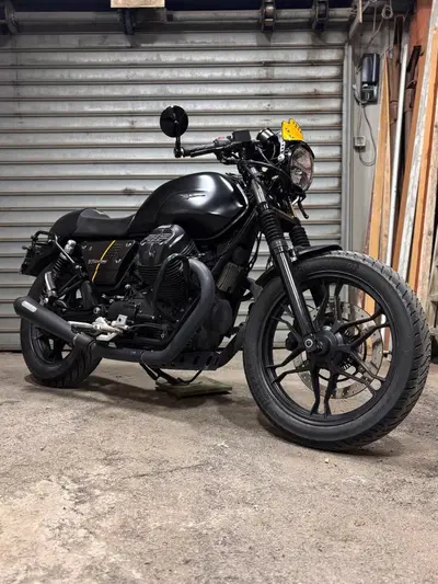 Moto Guzzi V7 III Stone (2017 - 20) usata