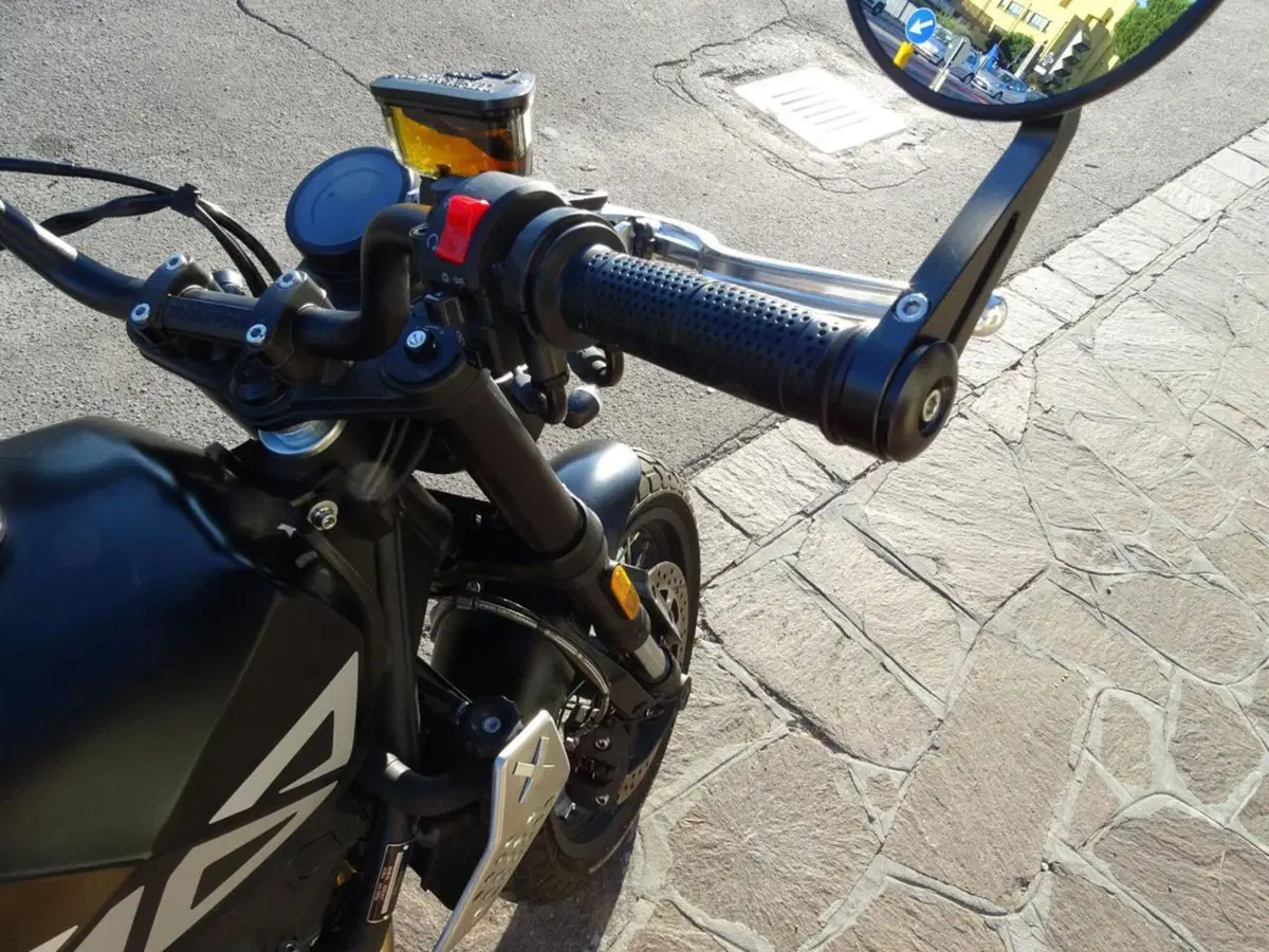 Brixton Motorcycles Crossfire 500 (2021 - 25) (5)